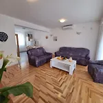 House Sanleon
